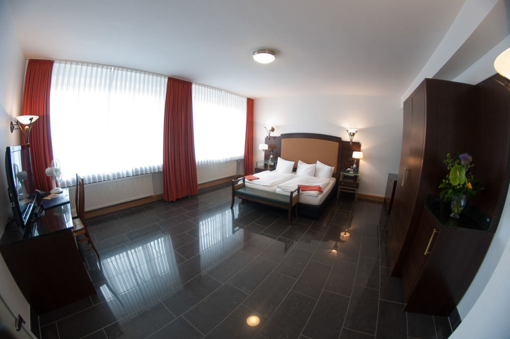 Hotel Conti Am Hauptbahnhof Мюнстер Экстерьер фото